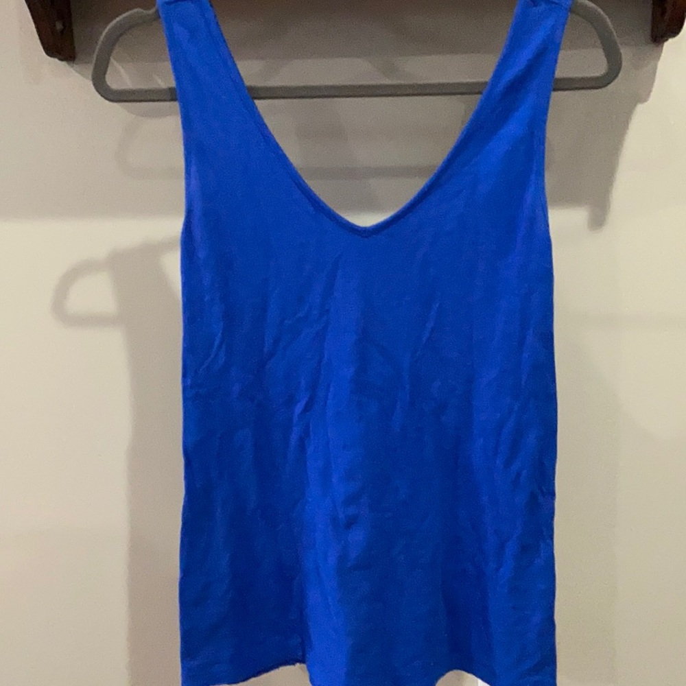 Lilly Pulitzer tank top such a pretty blue! Like New!!